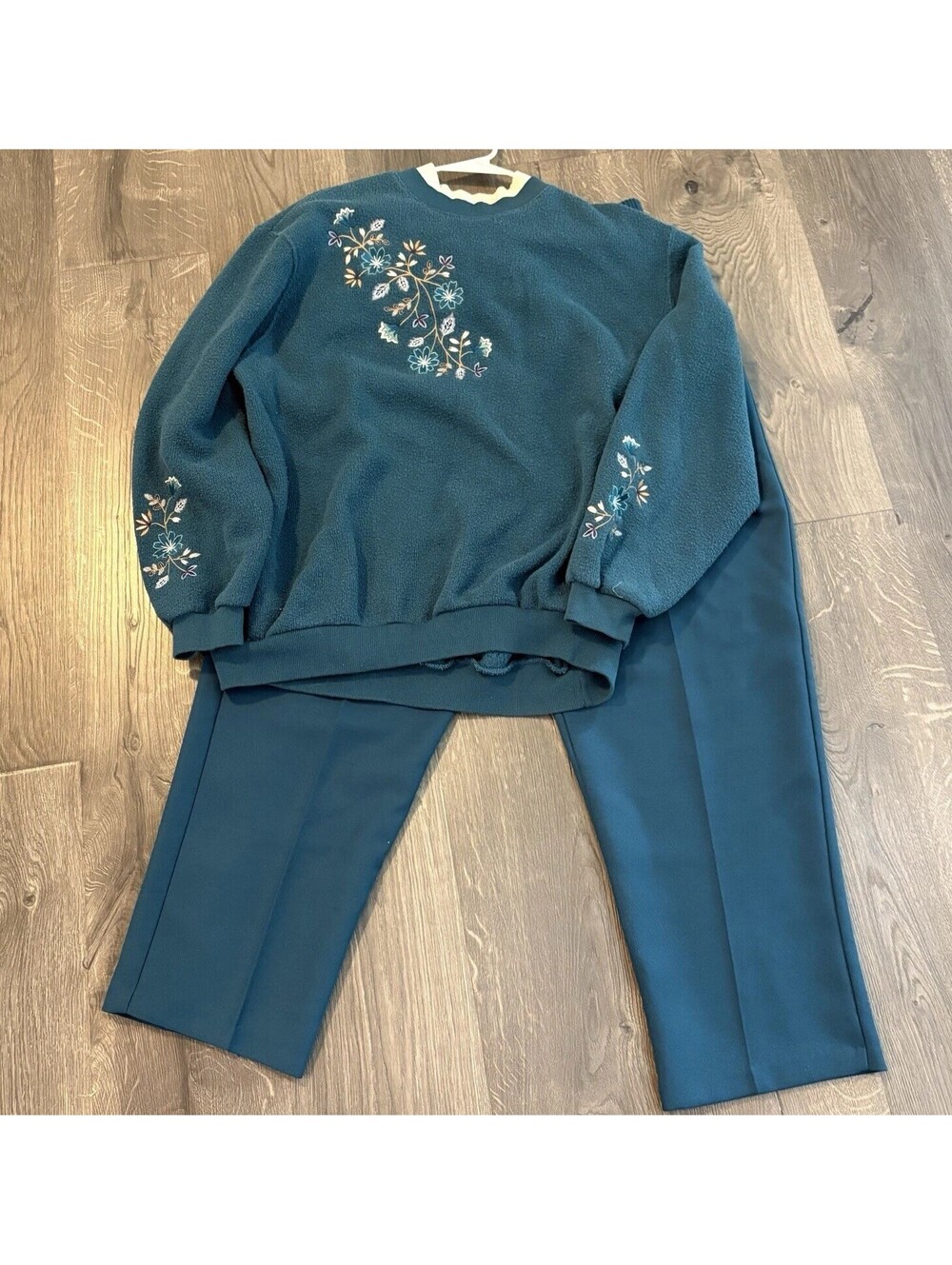 Vintage BonWorth Womens XL Teal Embroidered Floral Sweatshirt Pants 2 Pc Grandma